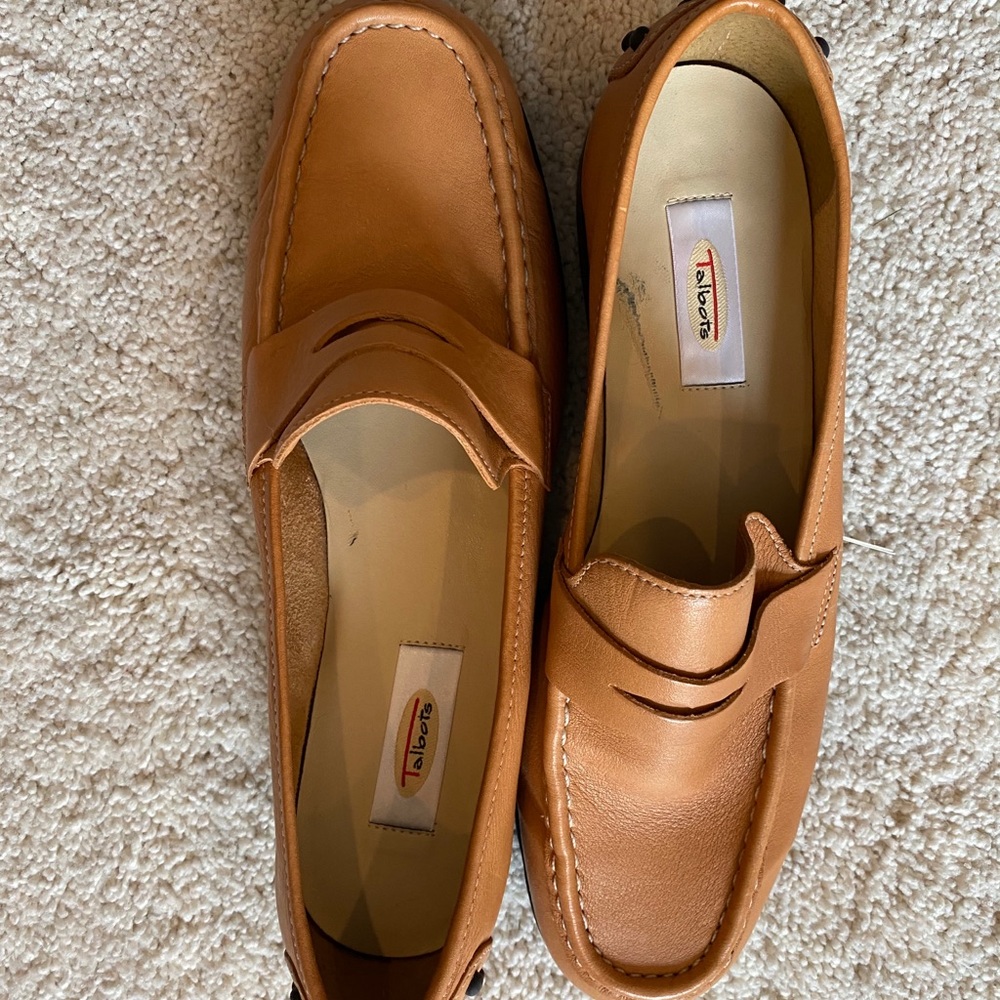 Shoes - Picture 2 of 4